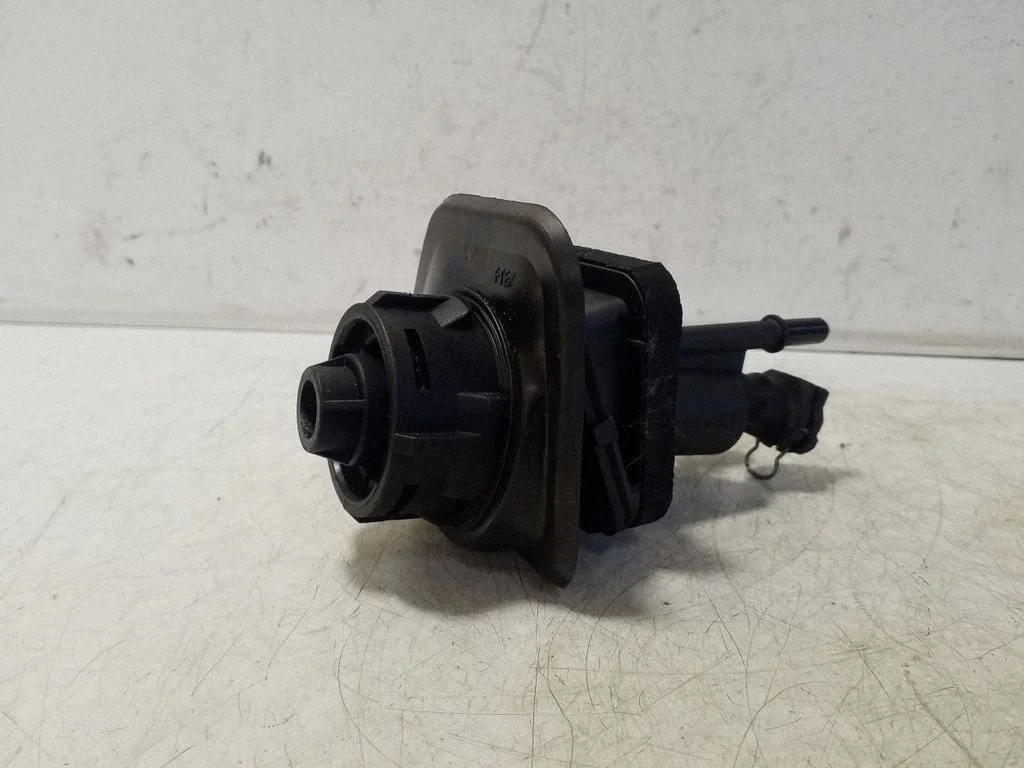 Clutch master cylinder BV617A542BB