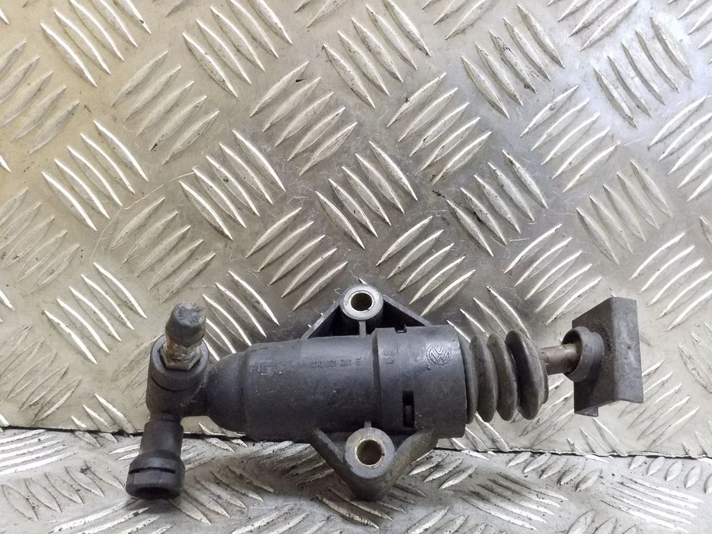 Clutch master cylinder 1J0721261E