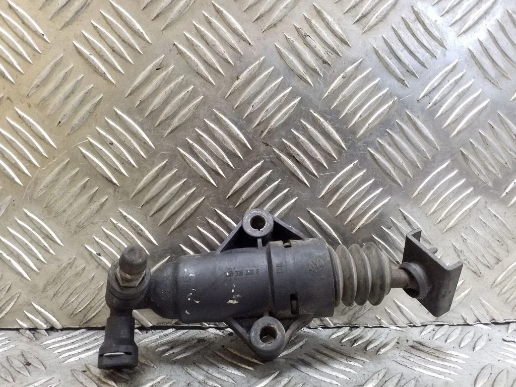 Clutch master cylinder 1J0721261F