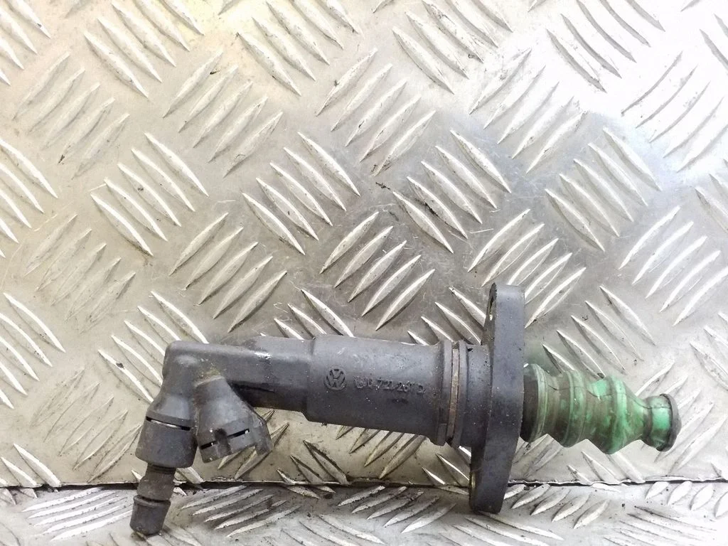 Clutch master cylinder 1J0721261D