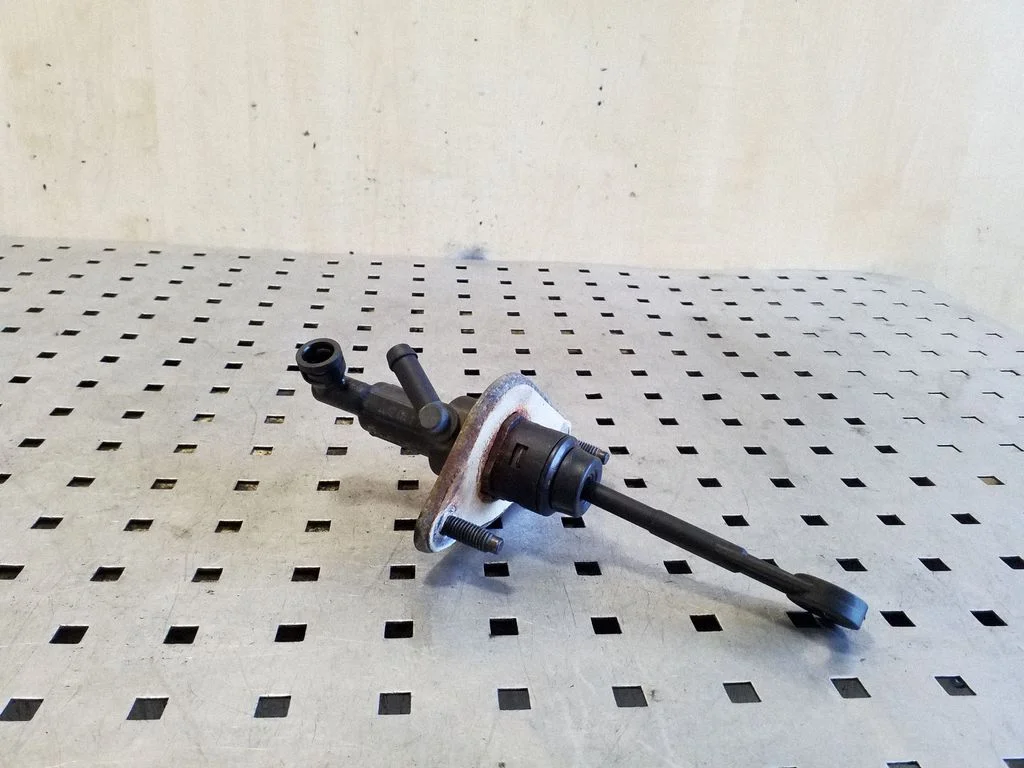 Clutch master cylinder