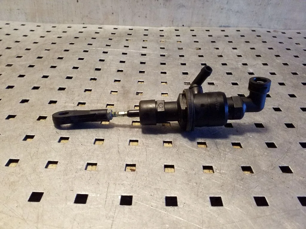 Clutch master cylinder