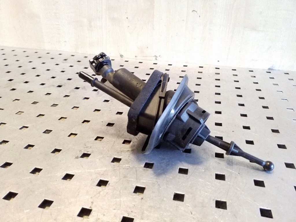 Siduri peasilinder BV617A542BA – Ford Focus (2010-2017)