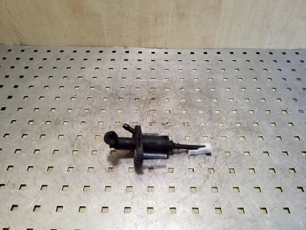 Clutch master cylinder – Opel Astra H (2004-2012)
