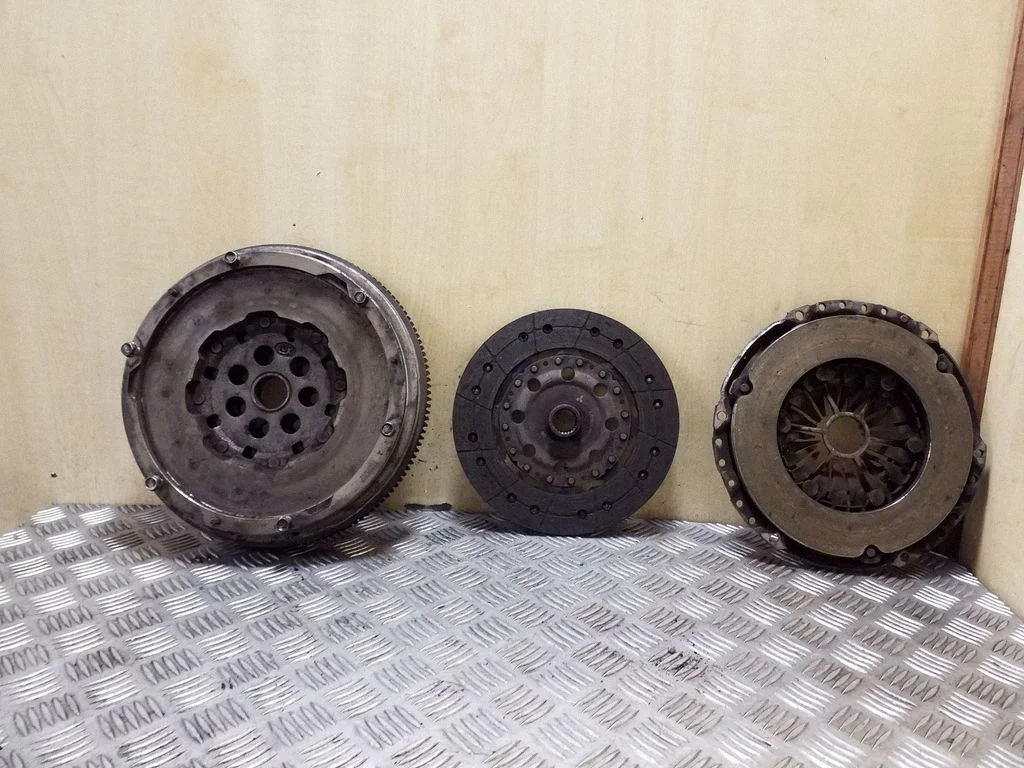 Zestaw sprzęgła L030240G7700