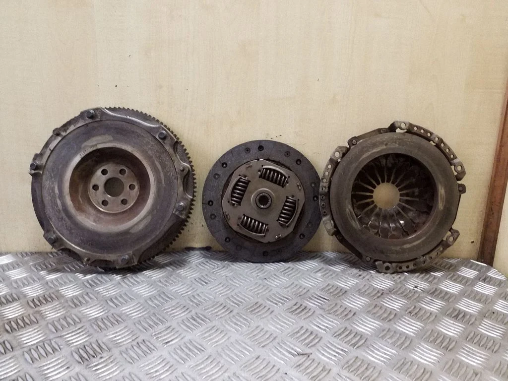 Sidurikomplekt C1BC7550CC – Ford Focus (2010-2017)