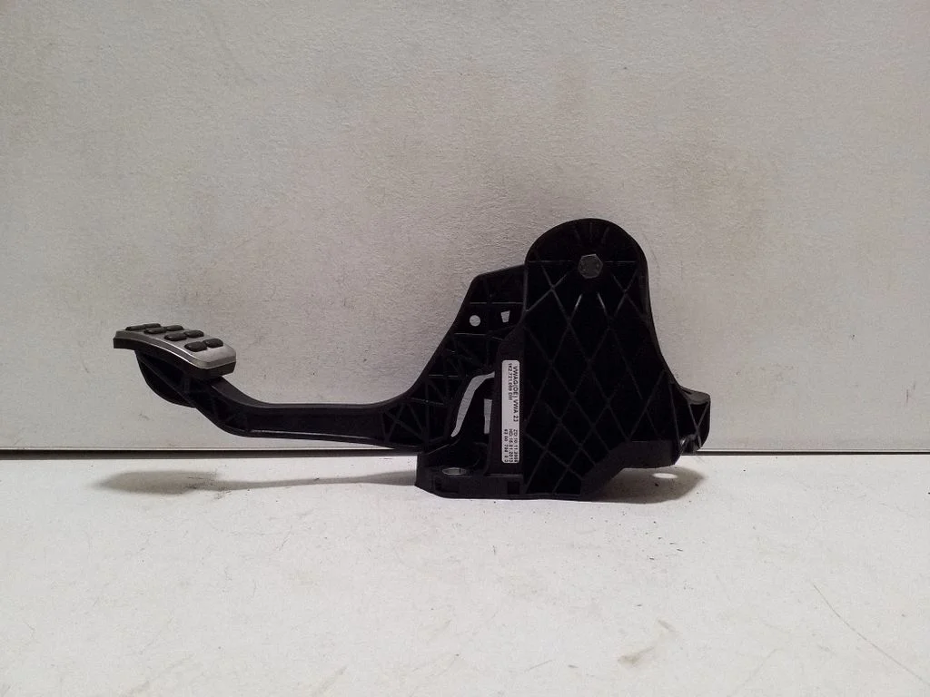 Clutch pedal 1K2721059DM