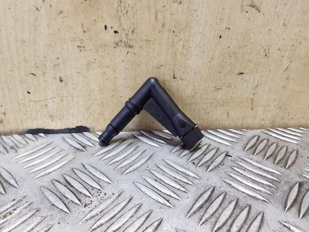 Clutch pipe/line