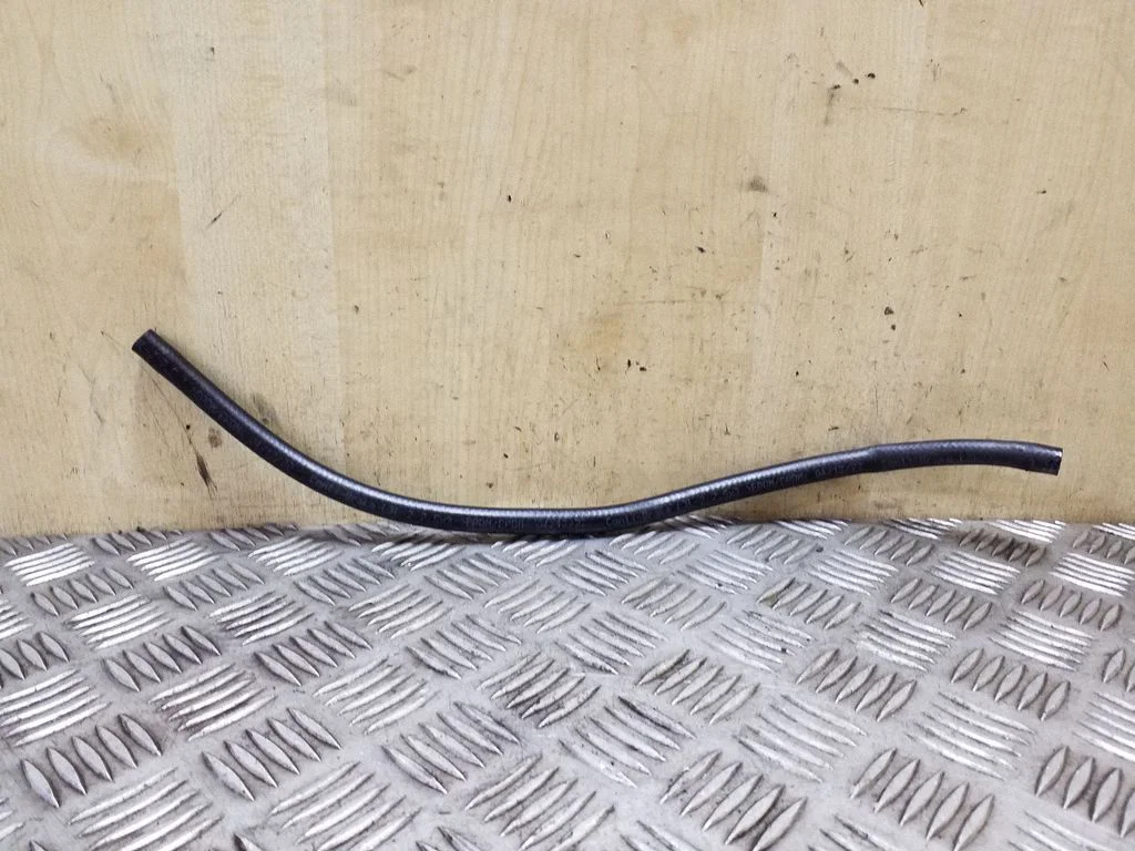 Siduri toru / voolik – BMW 3-seeria F30 F35 F31 (2012-2018)