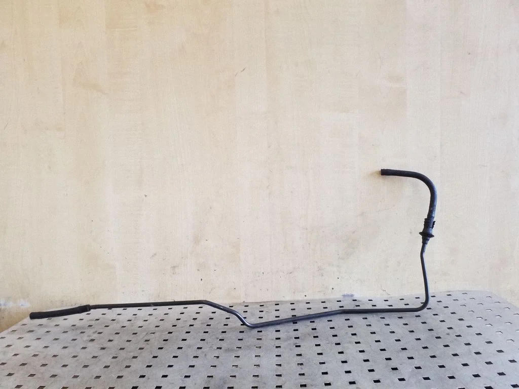Clutch pipe/line