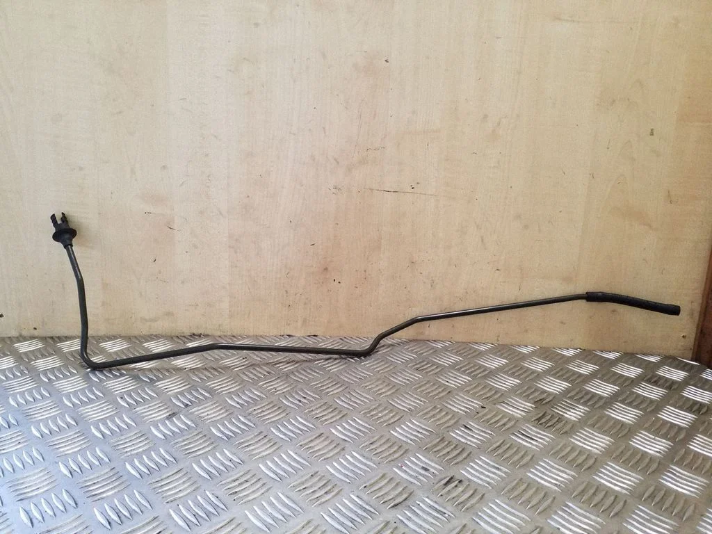 Clutch pipe/line