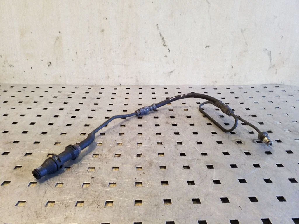 Clutch pipe/line
