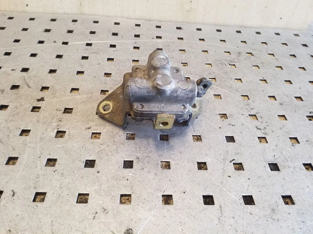 Clutch pipe/line