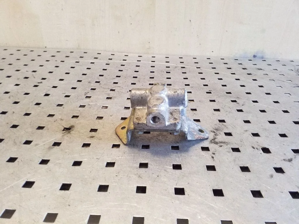 Clutch pipe/line
