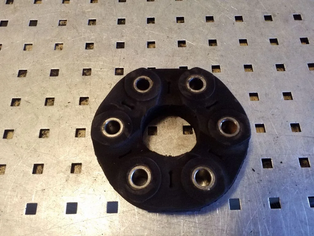 Rear prop shaft donut coupling/joint 1229360