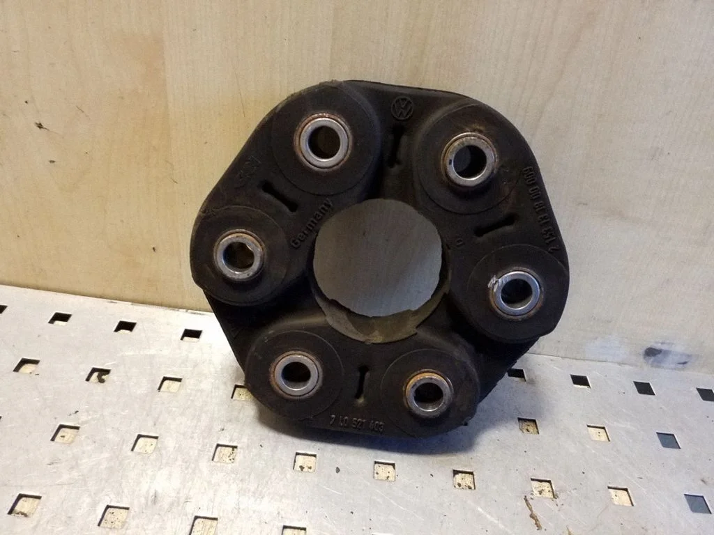 Rear prop shaft donut coupling/joint – Volkswagen Touareg I (2002-2010)