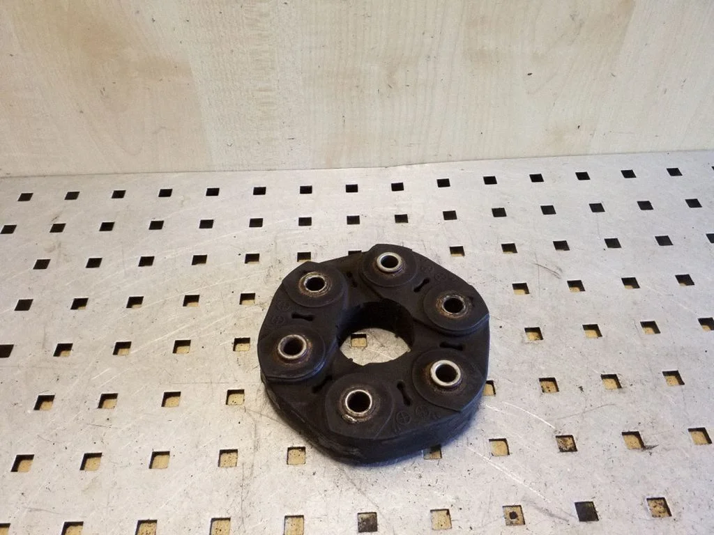 Rear prop shaft donut coupling/joint