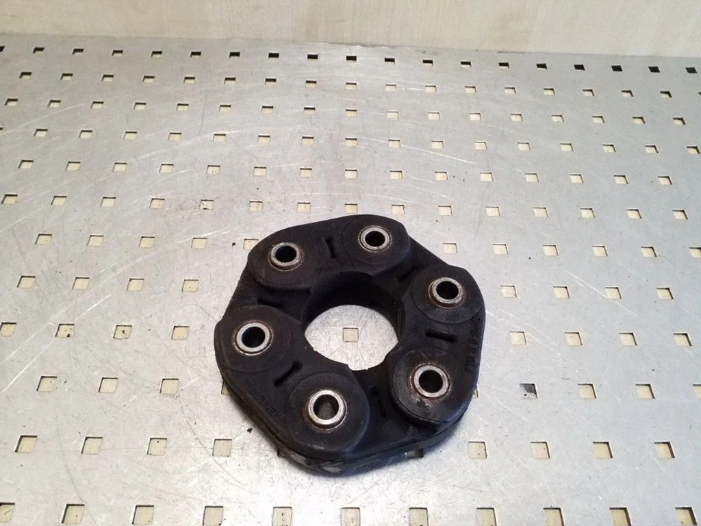 Rear prop shaft donut coupling/joint – Volkswagen Touareg I (2002-2010)