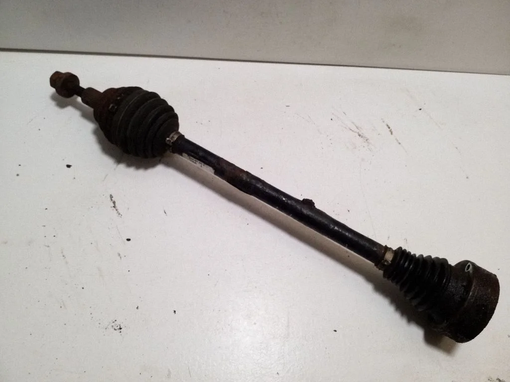 Tagumine pooltelg – Volkswagen Golf Plus (2005-2013)