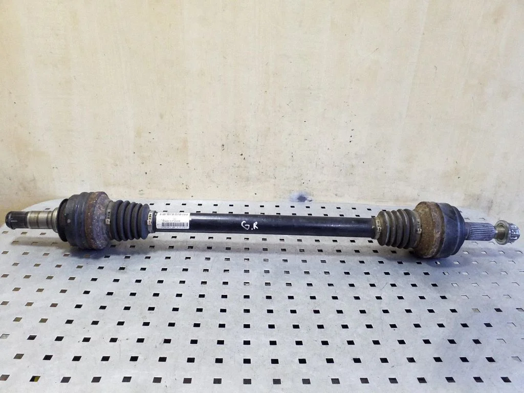 Rear driveshaft 7P0501201G