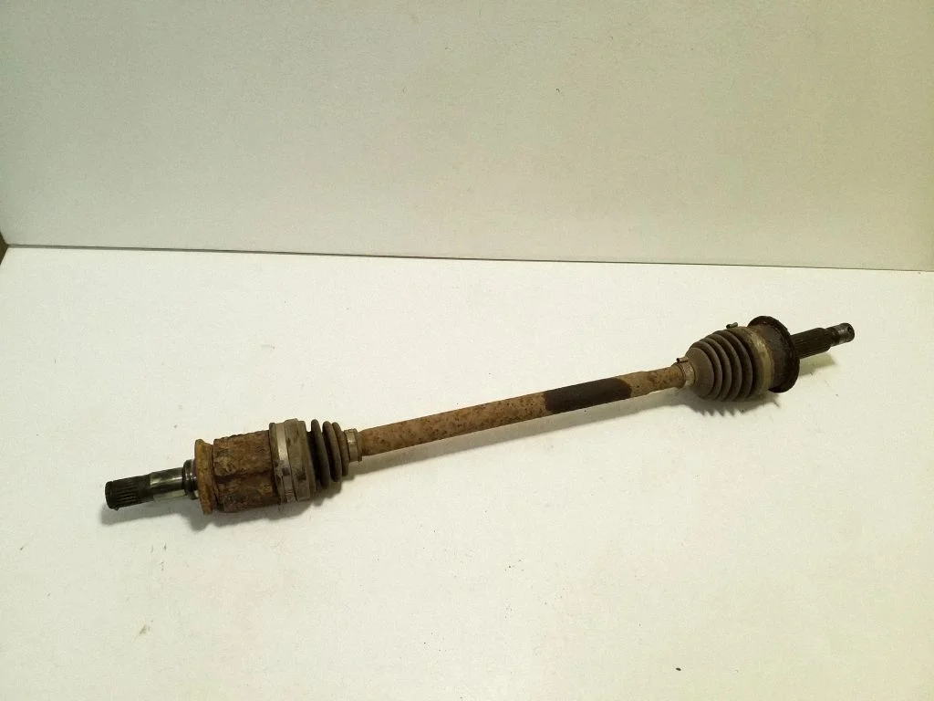 Rear driveshaft – left