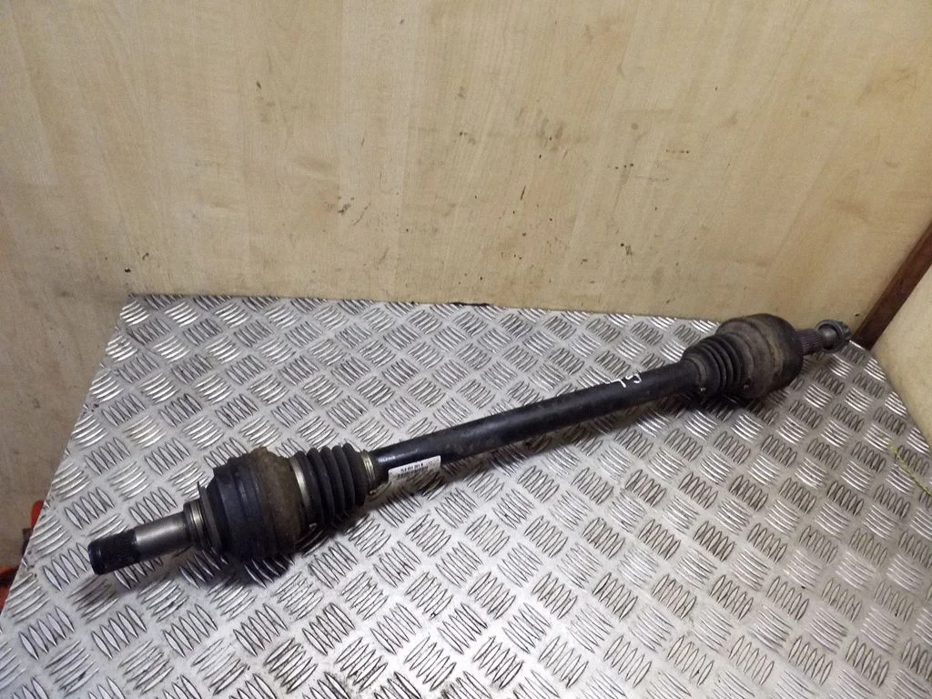 Tagumine pooltelg 7L8501201B