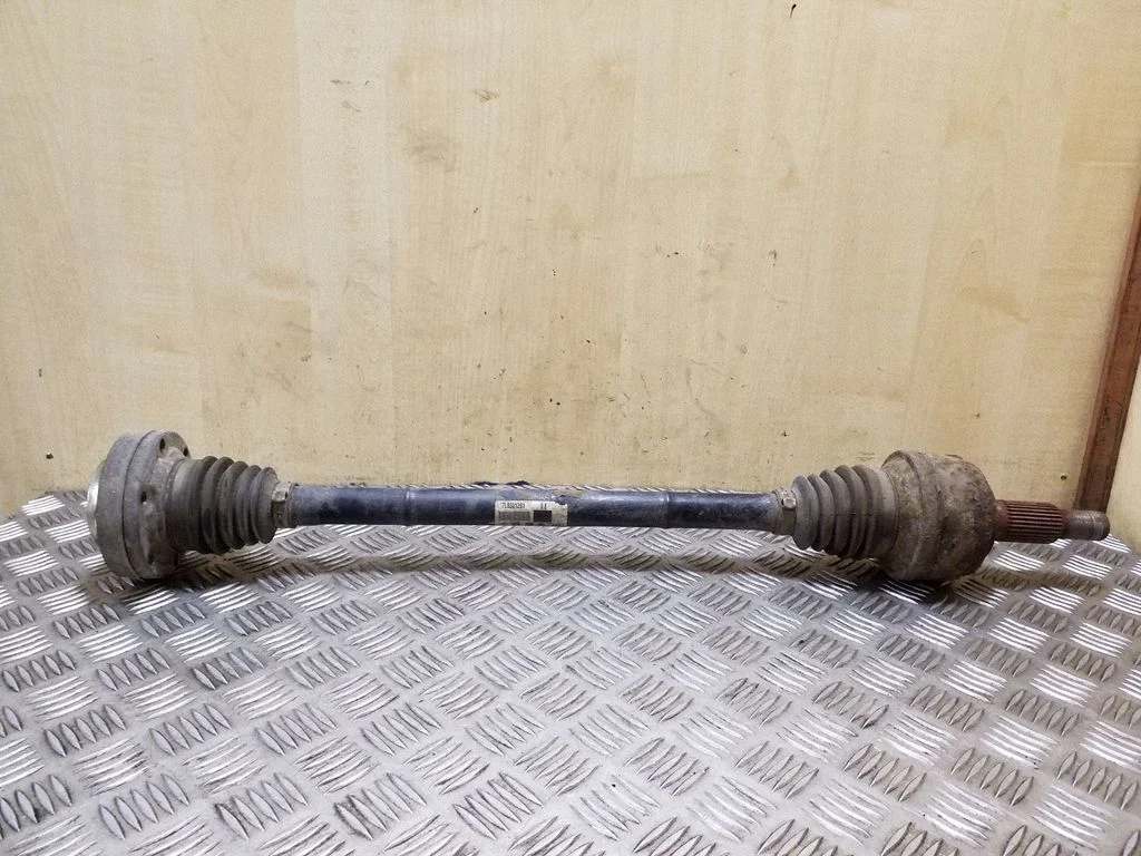 Tagumine pooltelg 7L8501201