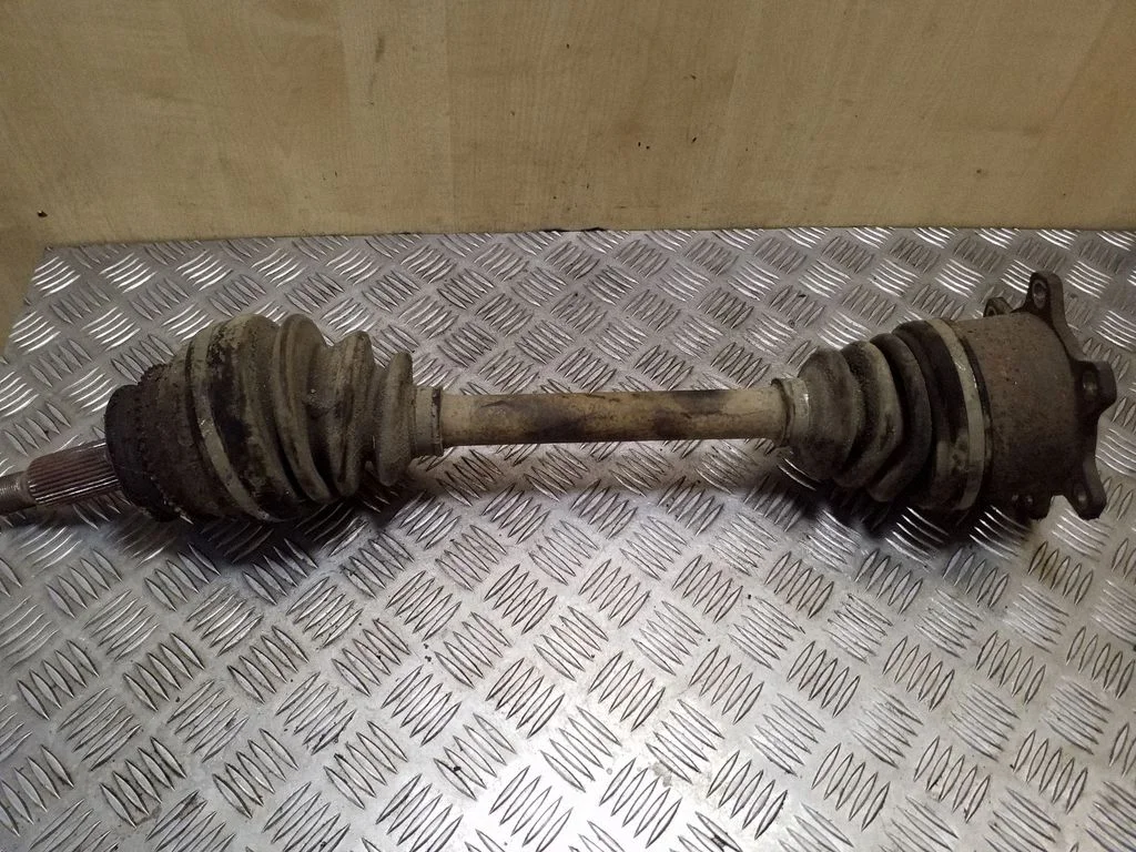 Rear driveshaft – left