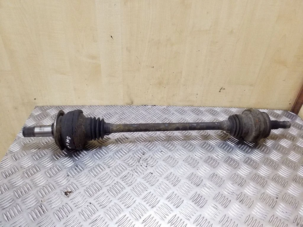 Rear driveshaft – right