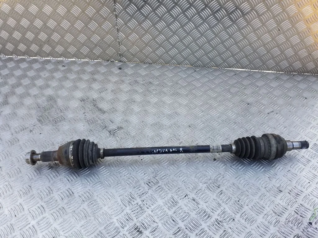 Rear driveshaft – rear right