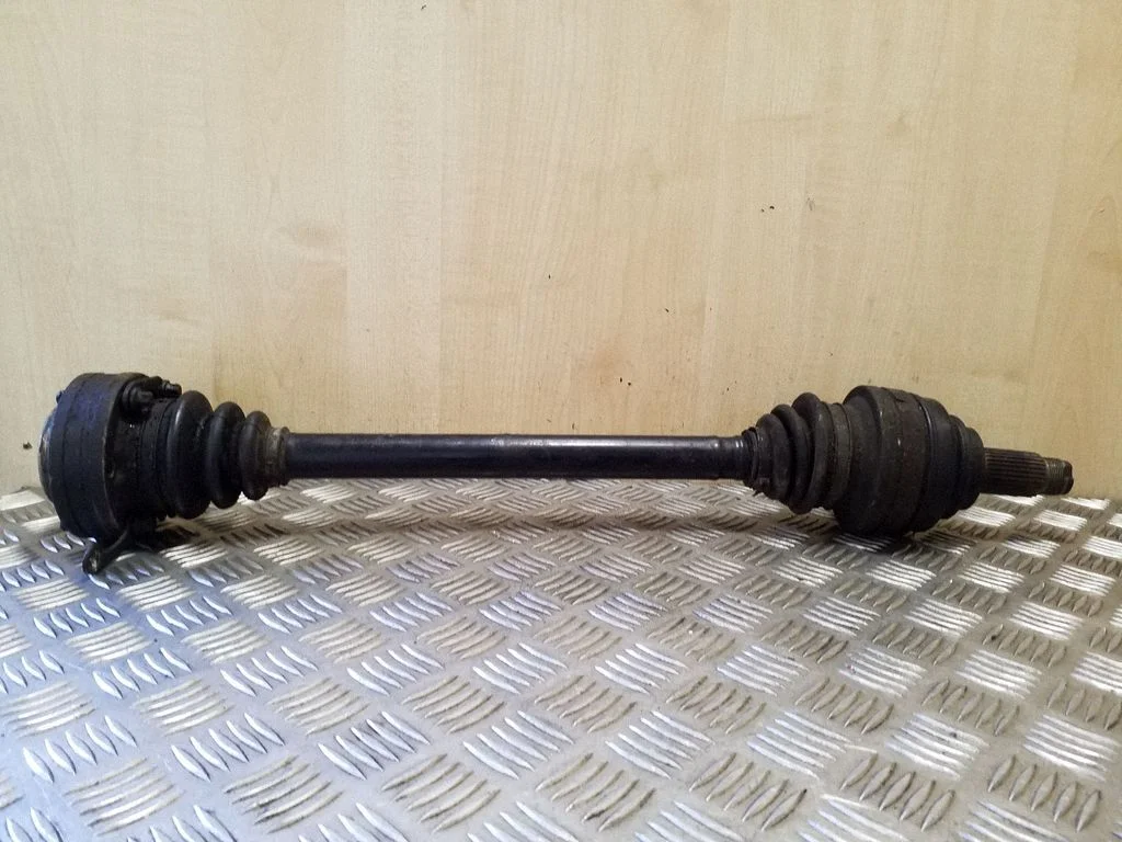 Rear driveshaft 7500916