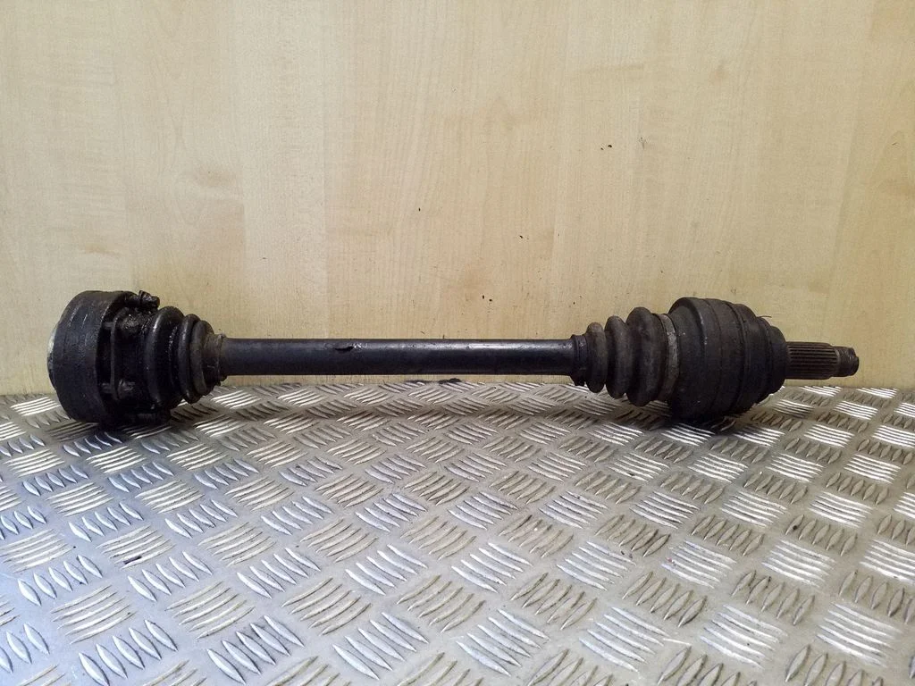 Rear driveshaft 7500916