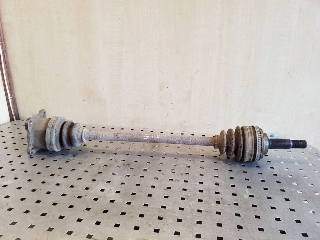 Rear driveshaft – right