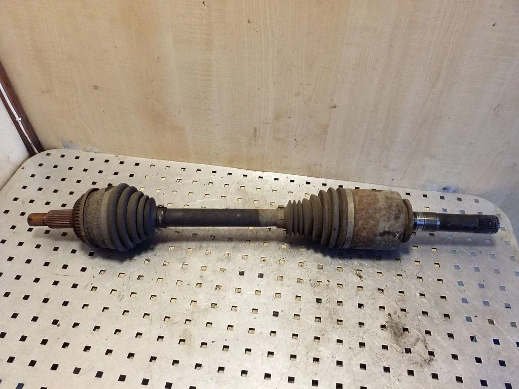 Rear driveshaft – left
