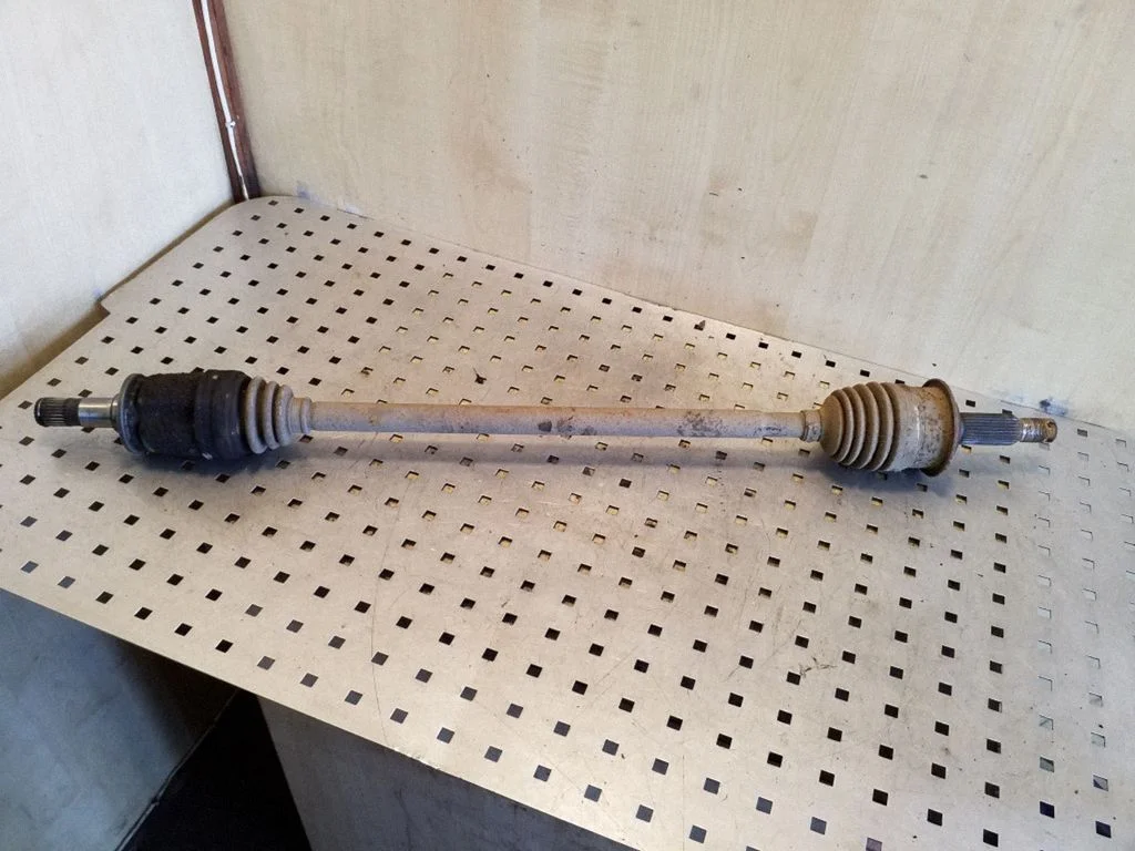 Rear driveshaft – right