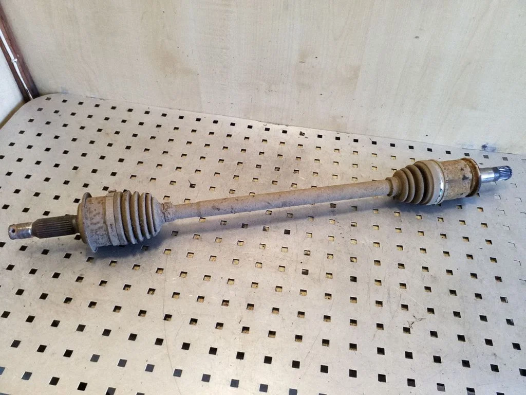 Rear driveshaft – left