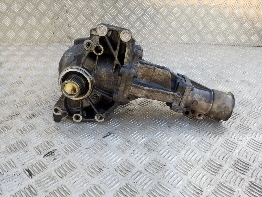 Gearbox transfer box case 067039