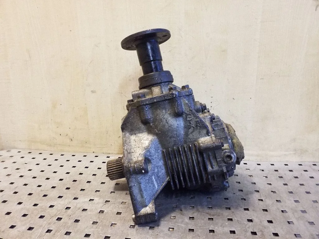 Gearbox transfer box case 8H513