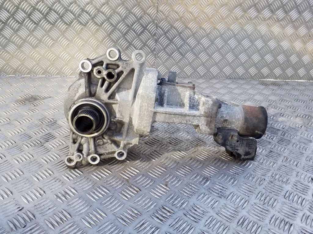 Gearbox transfer box case