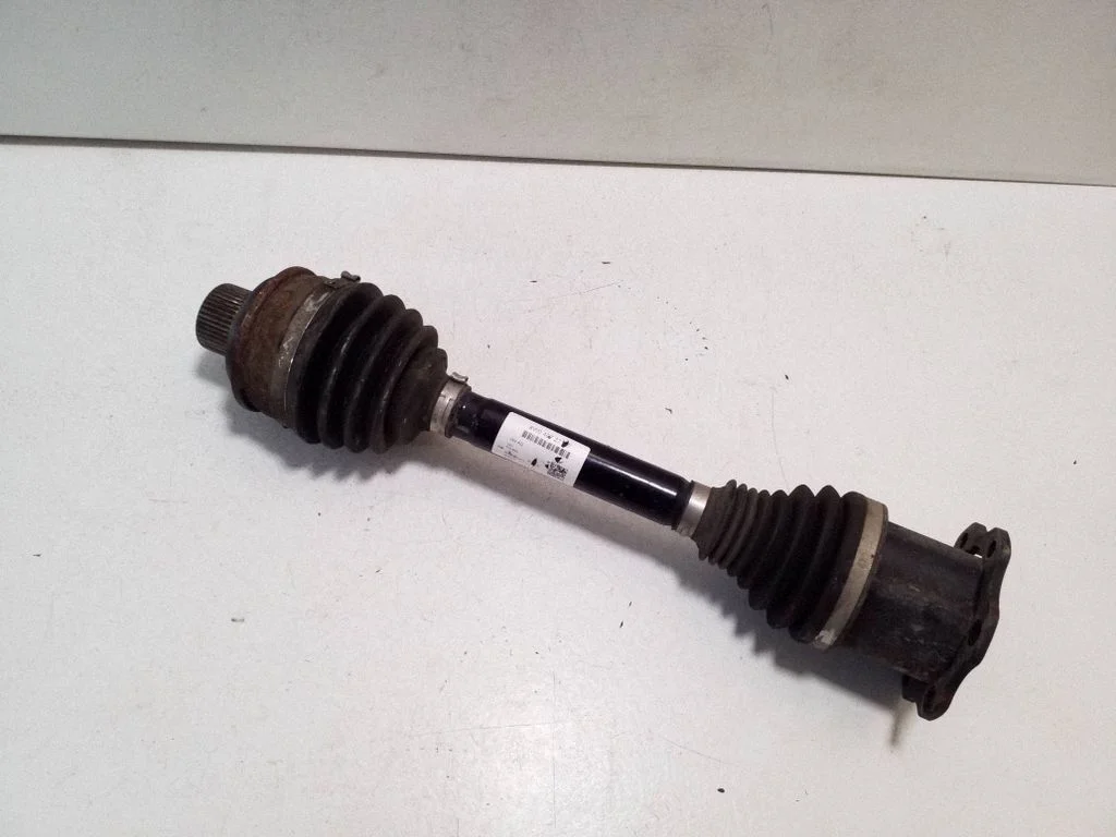 Priekšējā pusass 8W0407271E