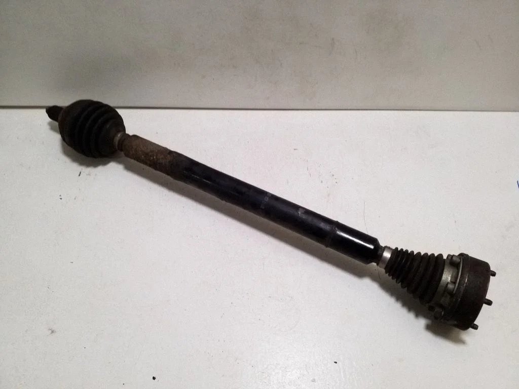 Front driveshaft – Audi A1 (2010-2018)
