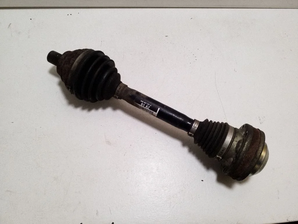 Front driveshaft 8J0407761A