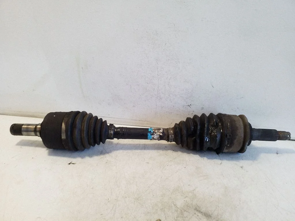 Front driveshaft – left
