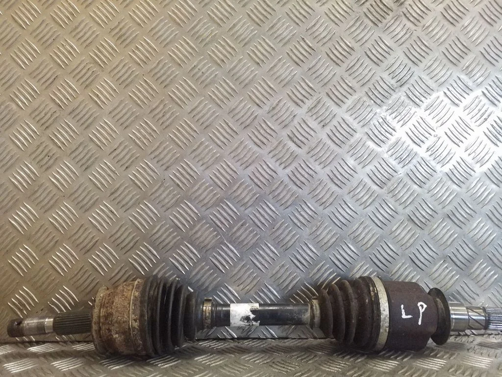 Front driveshaft – left