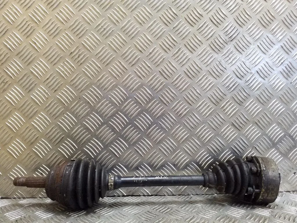 Front driveshaft – left