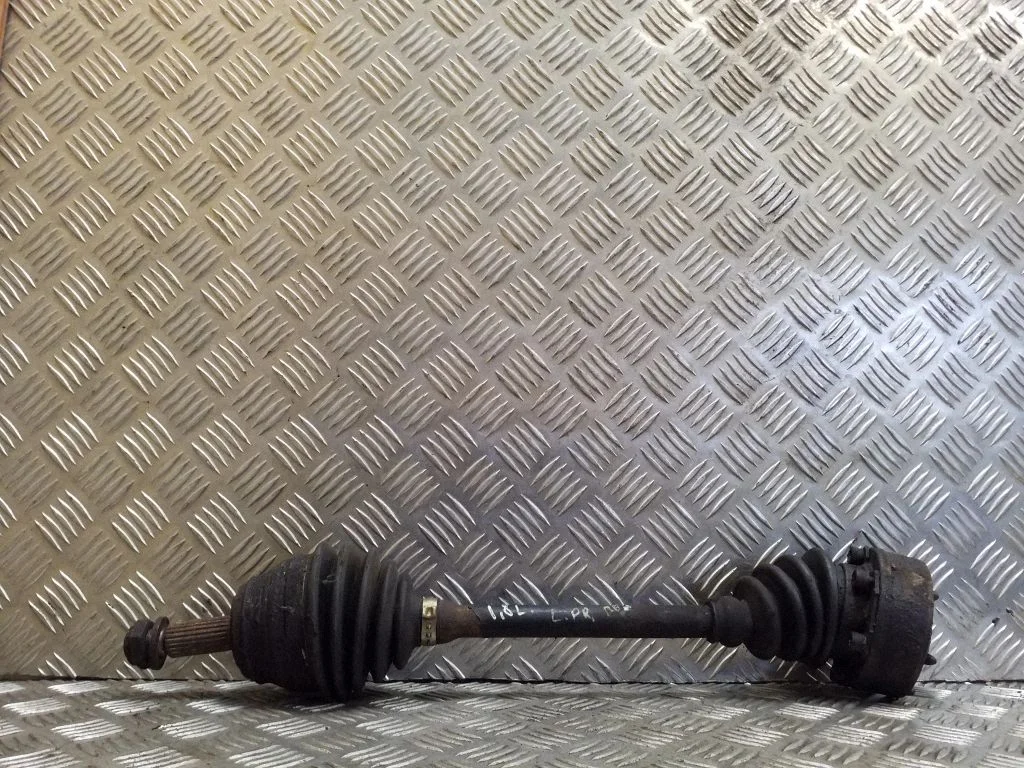 Front driveshaft – left