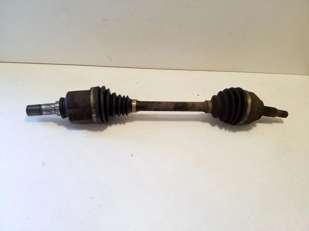 Front driveshaft – left