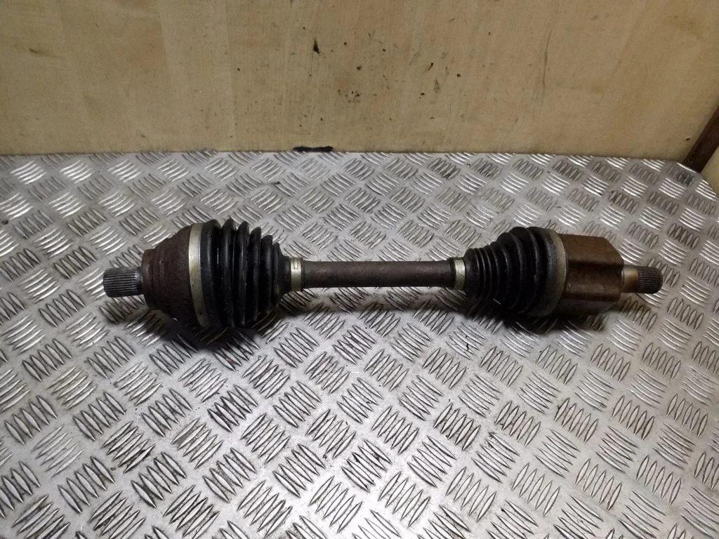 Front driveshaft – left