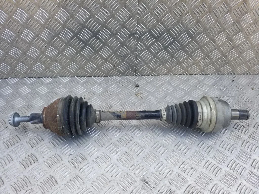 Front driveshaft 3Q0407283