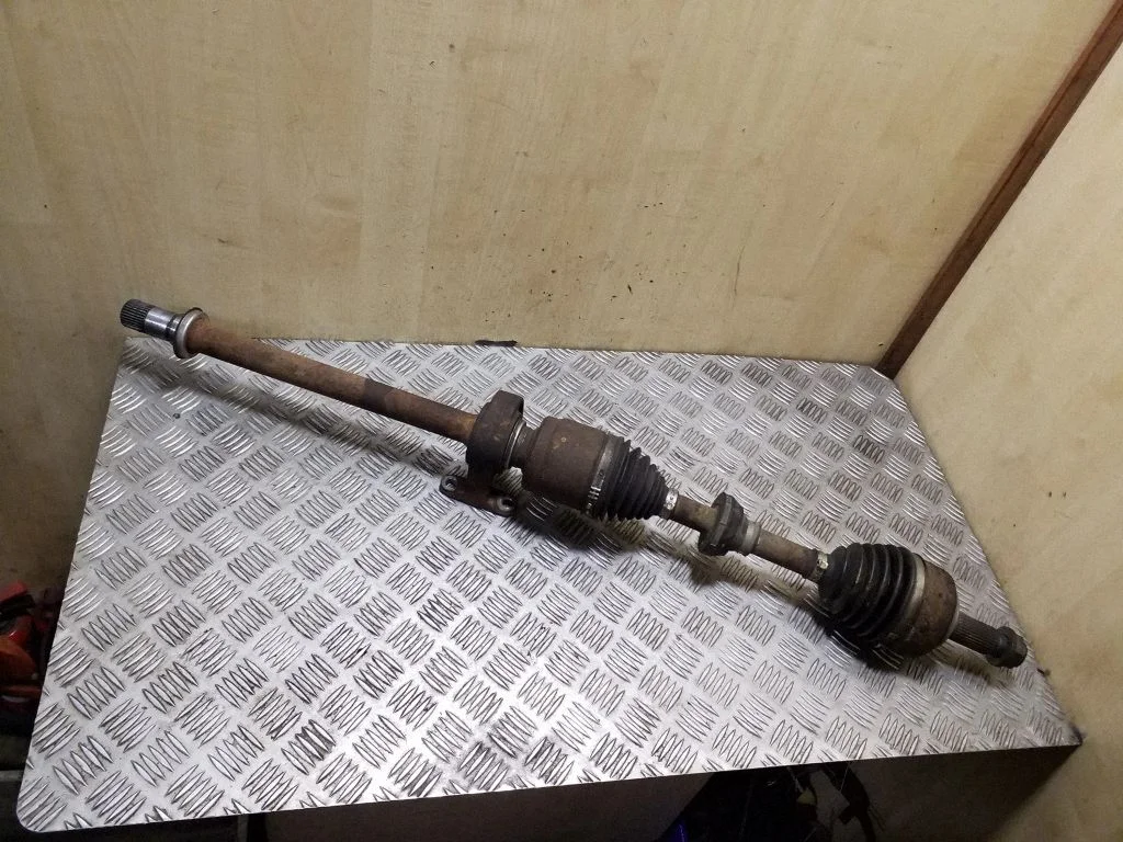 Front driveshaft – right